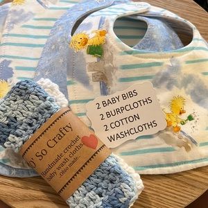 Baby Bib Set In Suzy Zoo Blue.